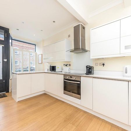 Stylish & Spacious 3 Bed Victorian House Sleeps Up To 7 - Near O2, Museums, Excel, Mazehill Station 12 Mins Direct Into London Bridge Villa Exterior photo
