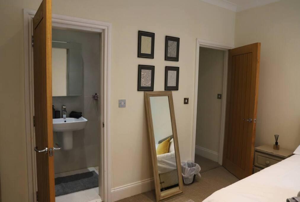 Stylish & Spacious 3 Bed Victorian House Sleeps Up To 7 - Near O2, Museums, Excel, Mazehill Station 12 Mins Direct Into London Bridge Villa Exterior photo